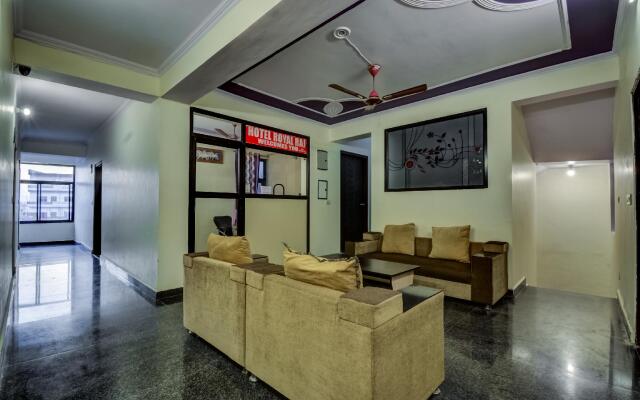 OYO Flagship 19036 Hotel Royal Raj