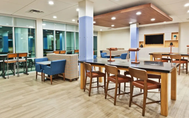 Holiday Inn Express & Suites Cartersville By IHG