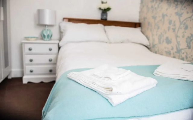 Rose Apartment 2-bed Town Centre Apartment in Ayr