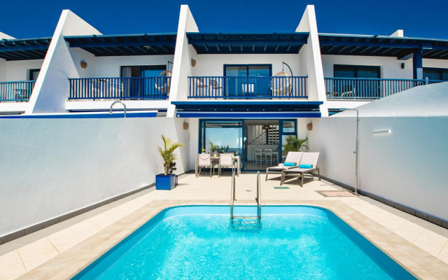 FRONTLINE VILLA 26, well-designed with a heated pool