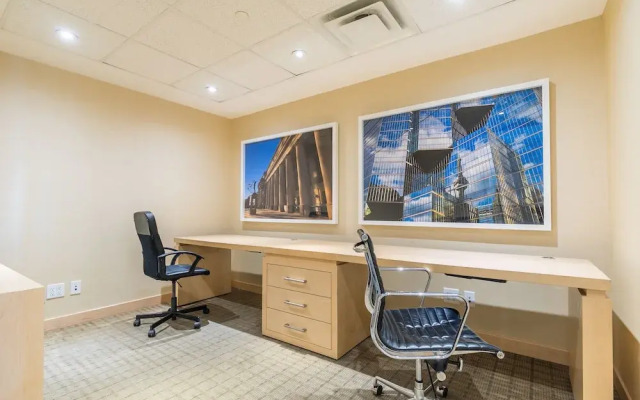 Sky View Suites - Maple Leaf Square