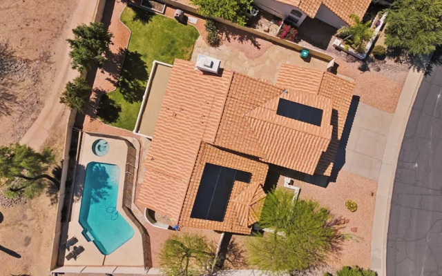Red Mountain Retreat 5 BDR w/ Heated Pool!