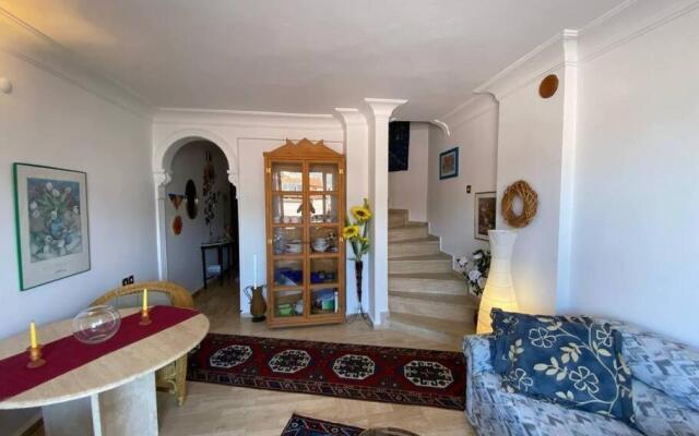 Duplex House on the Castle Road with a Seaview