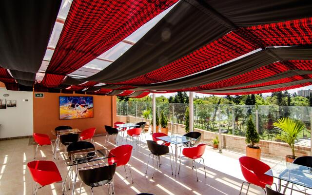 Hotel Parque 63