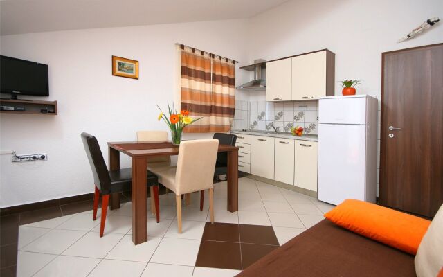 Kaja - right next to the beach