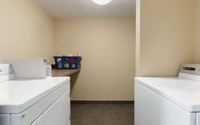 Days Inn by Wyndham Calgary Northwest