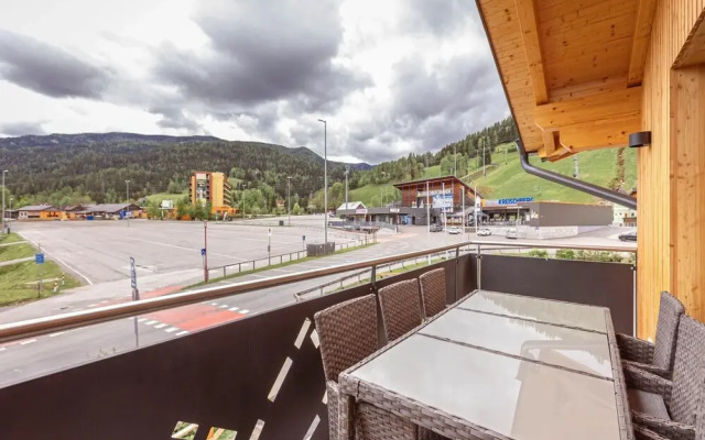 Lively Apartment Near the ski Area