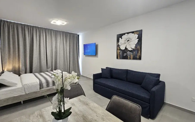 86 LCA - Stay Mackenzie Beach Luxurious Studio