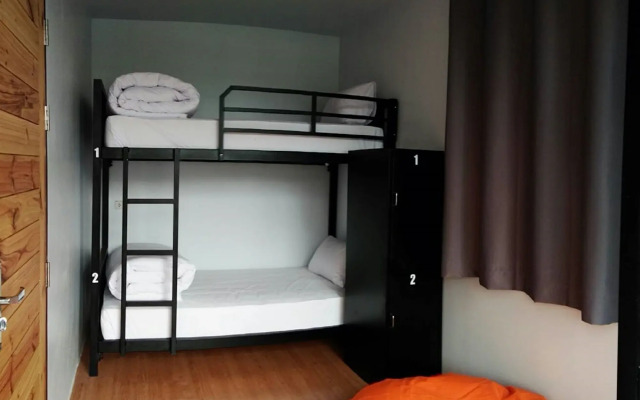 Us Hostel