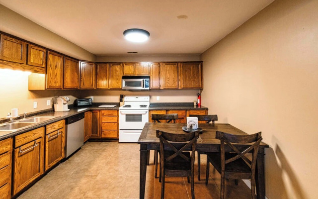 Osage Beach Getaway Lake Views Pet Friendly!