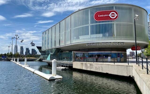 Modern 5-bed House in London Close Excel - Big Ben