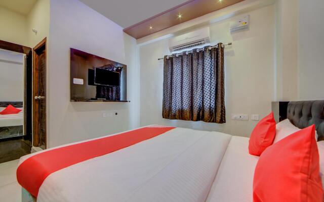 OYO 22425 Hotel Honey Cruise