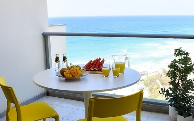 Fantastic One Bedroom With Sea View