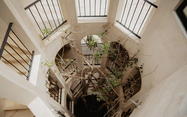 Villa Torana 4br/8pp Private Pool Rooftop Security