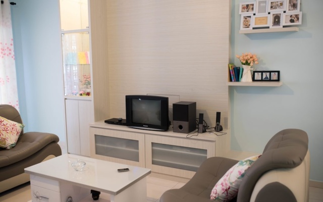 Holidayhome 188 Taman Sejati Suria – Guest Rooms – Sitiawan