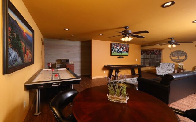 Aqua Paradise - Six Bedroom Chalet