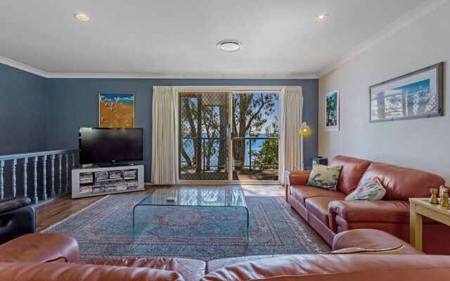 Sandranch, 123 Foreshore Drive