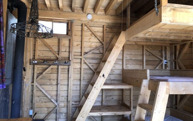 Chimo Refuges Treehouse Resort