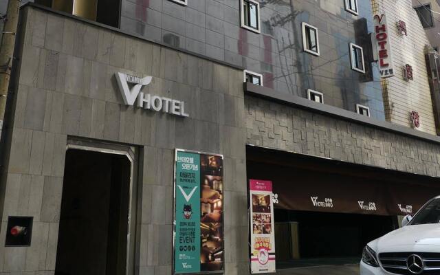 V Hotel