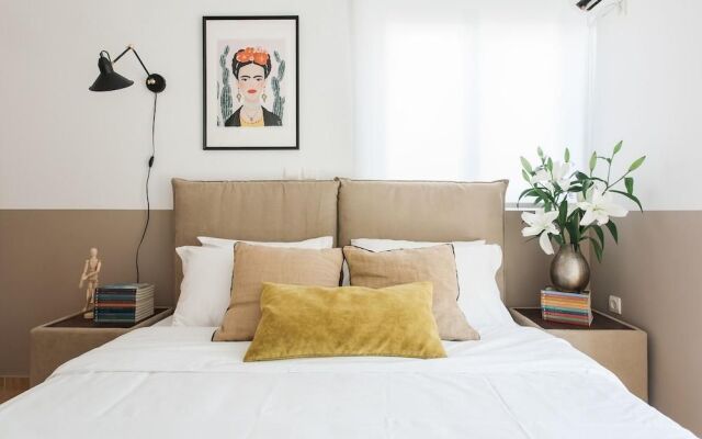 Nephiria's Boho House with Acropolis View