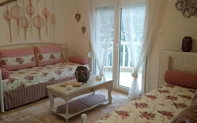 Iris Deluxe Suites 1