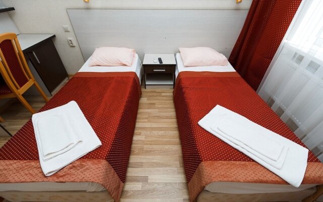 Отель «Фамилия»