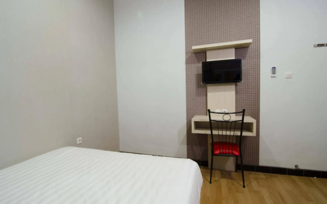 RedDoorz Raya Ngagel