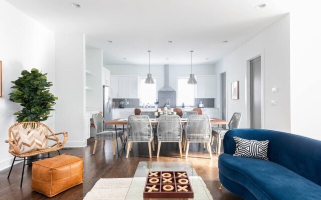 Domio Sylvan Park Luxurious 4BR Patio