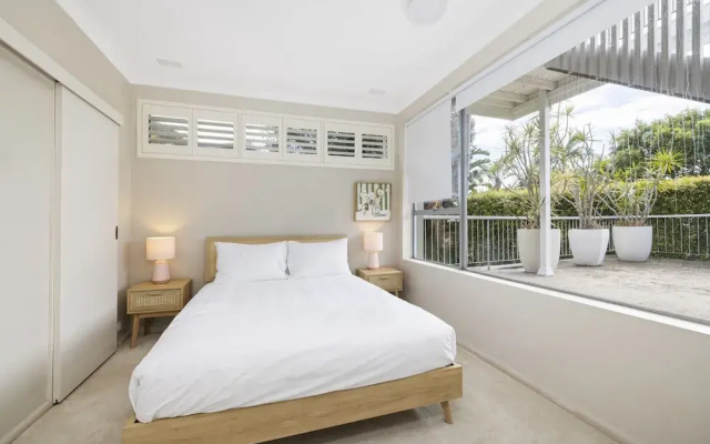 Spacious 5-bed Beach House With Ocean View
