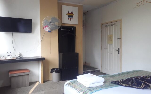 Hotel Ananda by Reddoors