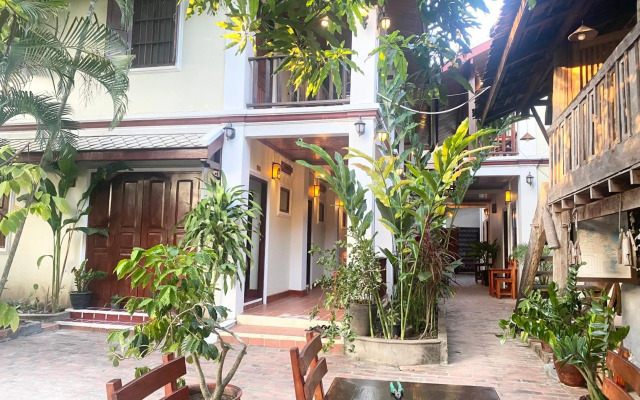 Lao Lu Lodge