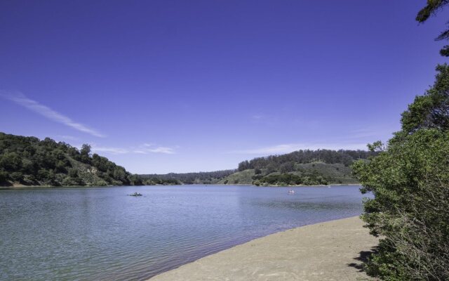 Holiday Inn Express Castro Valley - I-580 by IHG