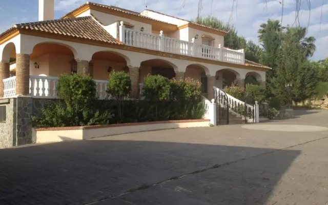 Villa Minerva With Views of the Serrania de Ronda