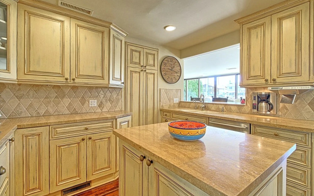 Large Ventura Keys Waterfront 4 Bedroom Home