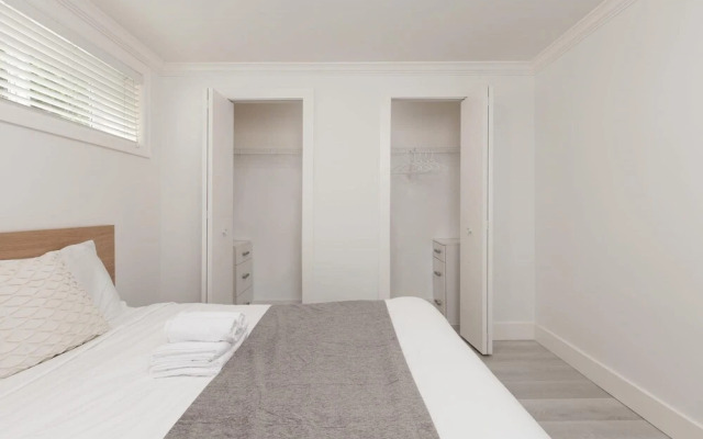 Newly Renovated and Tastefully Furnished 1 BD- 1bath Suite