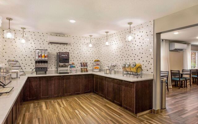 Comfort Inn & Suites Tualatin - Lake Oswego South