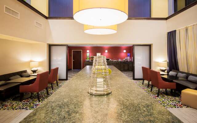 Hampton Inn & Suites Natchez