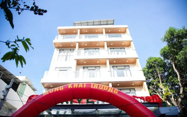 Sun River Hotel & Apartment