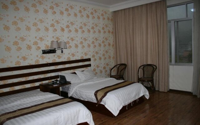 Shanshuiju Village Inn