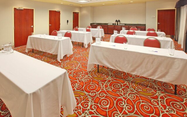 Holiday Inn Express & Suites West by IHG