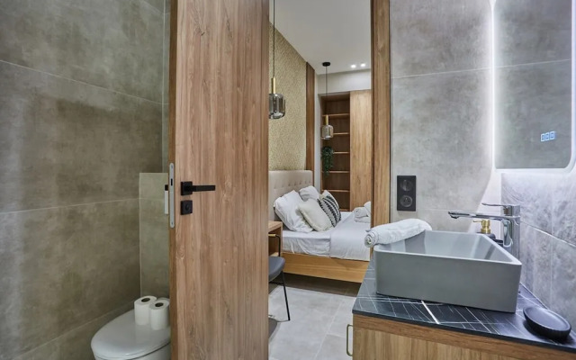 Exceptional Apartment Near Montmartre 10 People