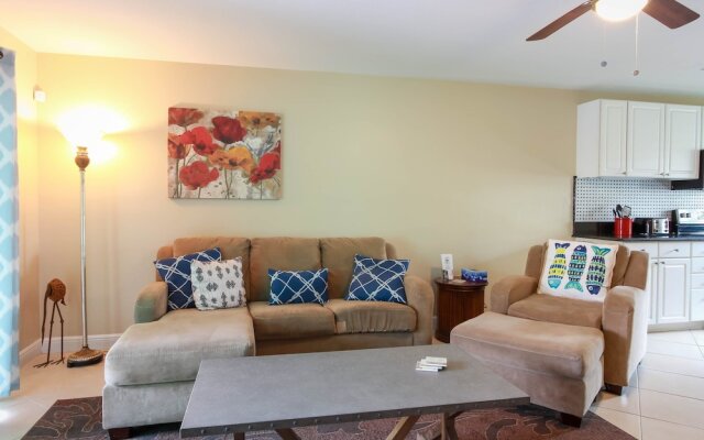 Seatuit Condominiums