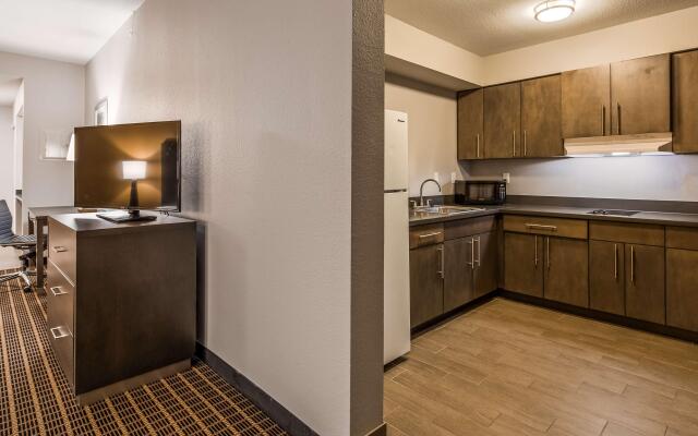 Best Western Plus Lampasas Inn & Suites