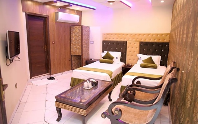 Hotel Premier Inn Gulberg