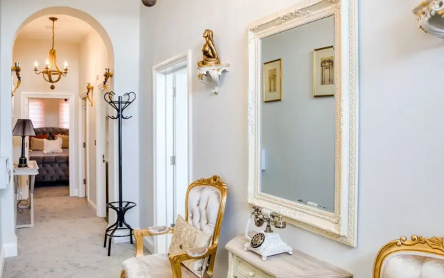 Lovely Apartment Near Town Center
