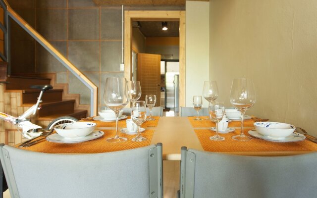 Near Shopping Mall/Old Town R.