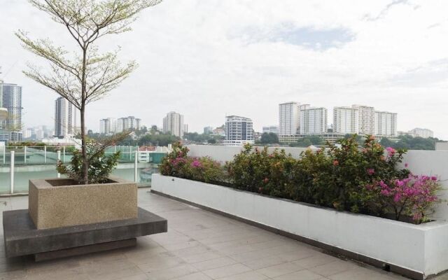 Kl101 Service Suite at the Scott Garden