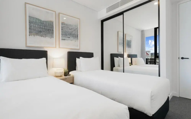 Spacious 2-bed Apartment With Rooftop Views