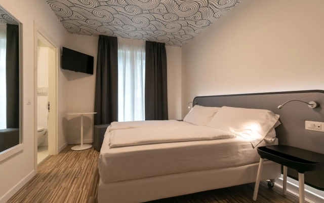 Hi Hotels Torbole Pool & Spa