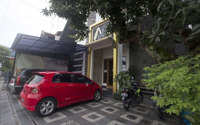 RedDoorz @ Bausasran